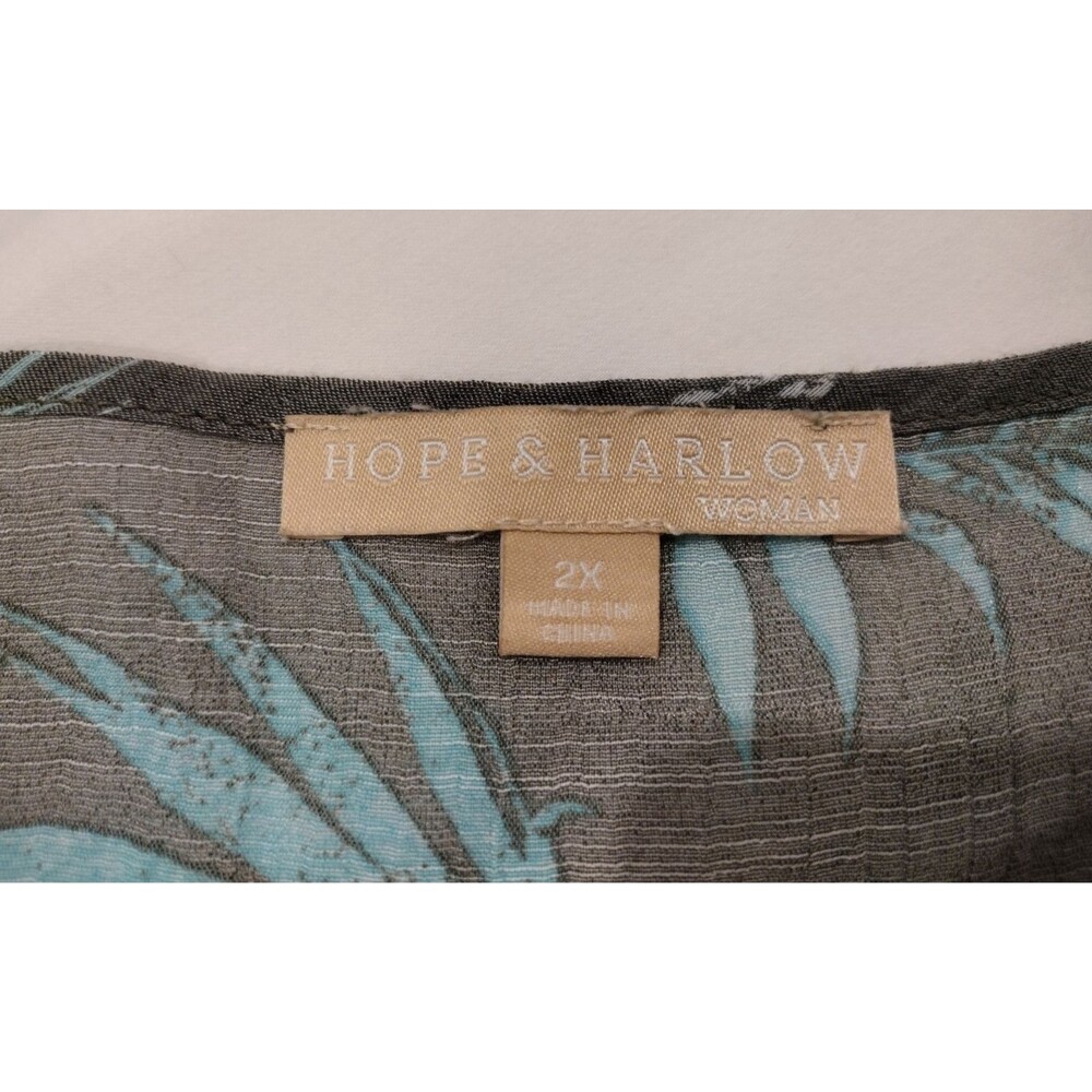 Hope & Harlow Women's 2X Dark Olive Grey Blue Tropical Leaves Plus Size Blouse - Picture 6 of 7